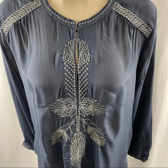 10 Feet Tunic Blouse with Silver Embroidery 10 - Picture 7 of 12